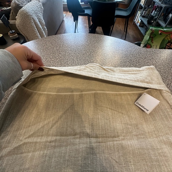 Crate & Barrel Pillow Cover
-NWT - Picture 4 of 4